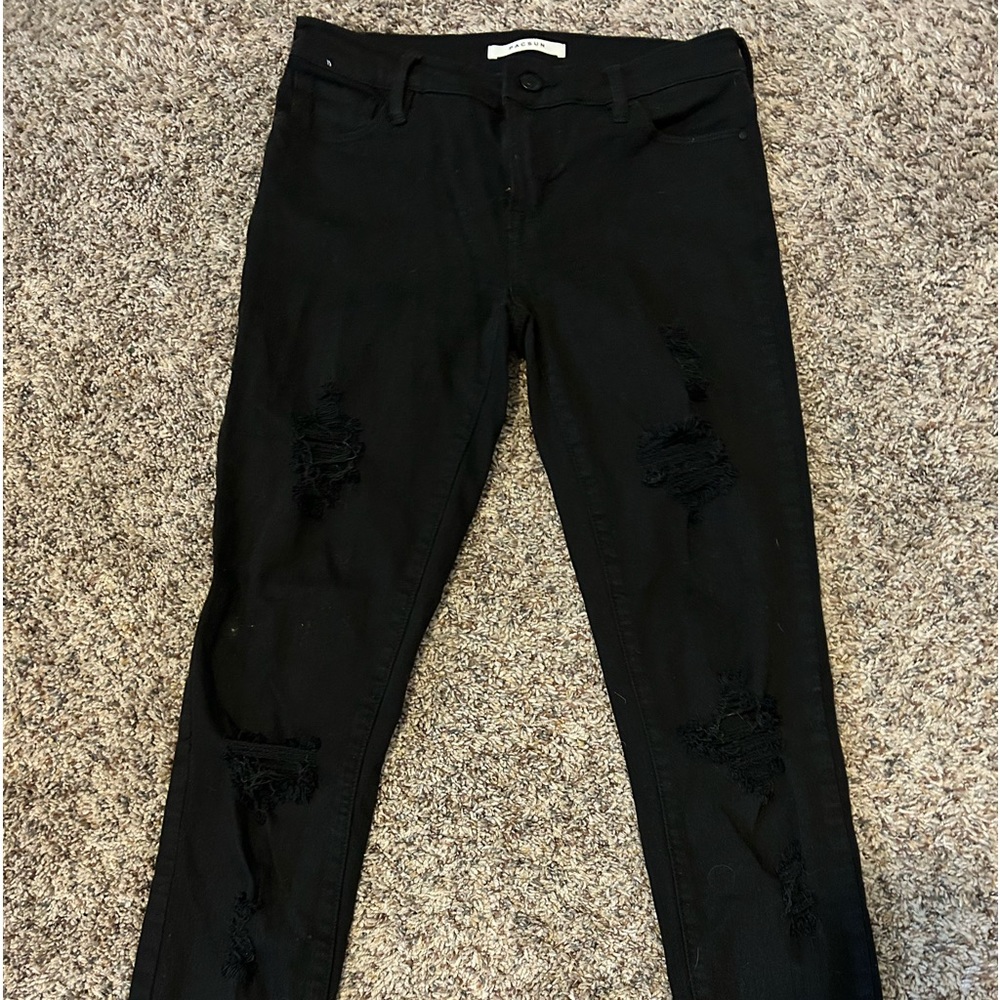 Pacsun, size 25 short, ripped jegging